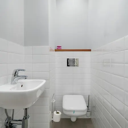 Bright Slupecka With Parking In By Renters Appartement *