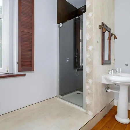 Bright Slupecka With Parking In By Renters Appartement *