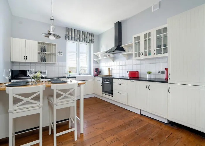 Bright Slupecka With Parking In By Renters * Poznan